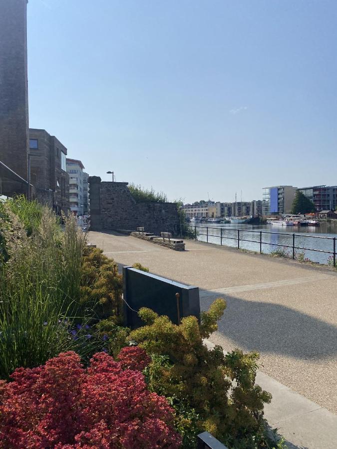 Ferienwohnung Sublime Waterfront Retreat With Private Terrace Bristol Exterior foto